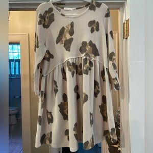 Entro brand size medium (M) leopard spot tunic